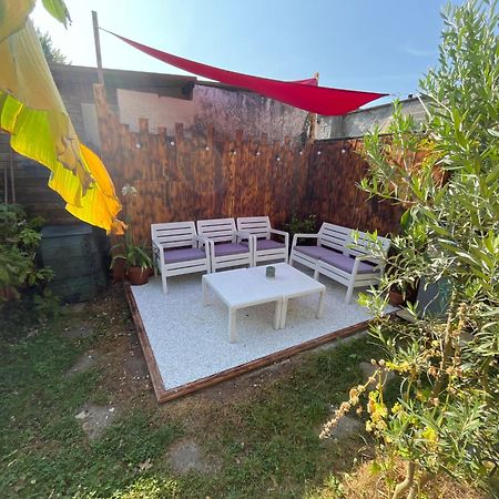 Chaleureuse Maison De Ville Avec Parking Gratuit 希农 外观 照片