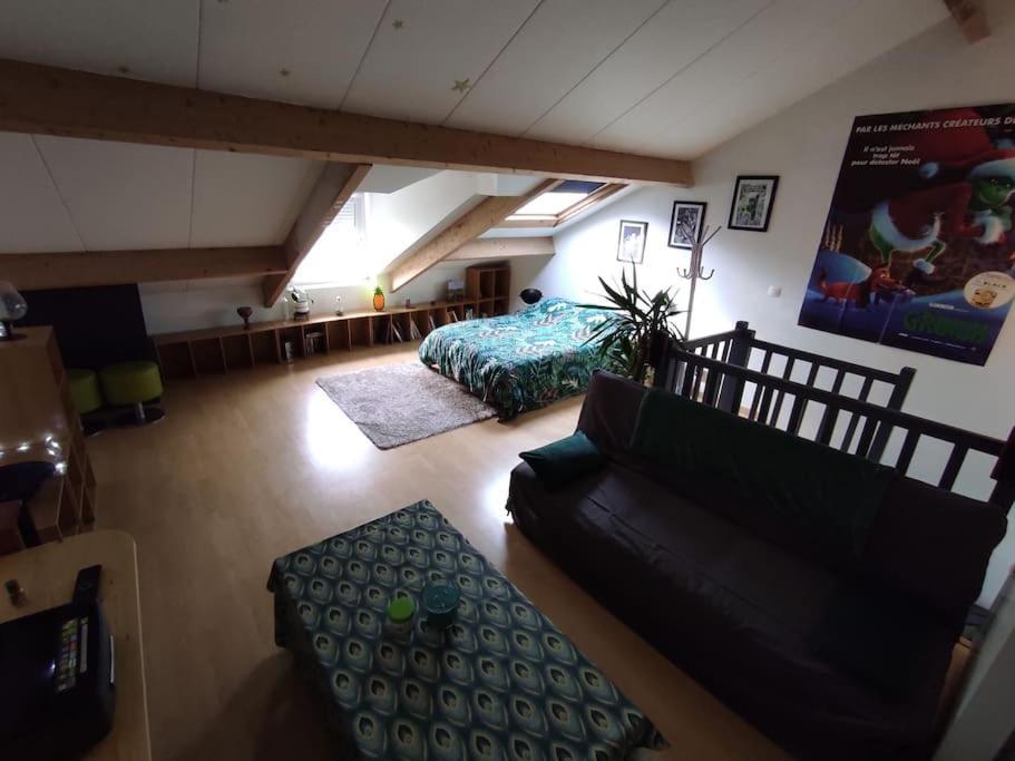 Chaleureuse Maison De Ville Avec Parking Gratuit 希农 外观 照片