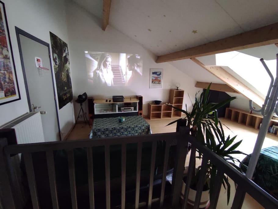 Chaleureuse Maison De Ville Avec Parking Gratuit 希农 外观 照片